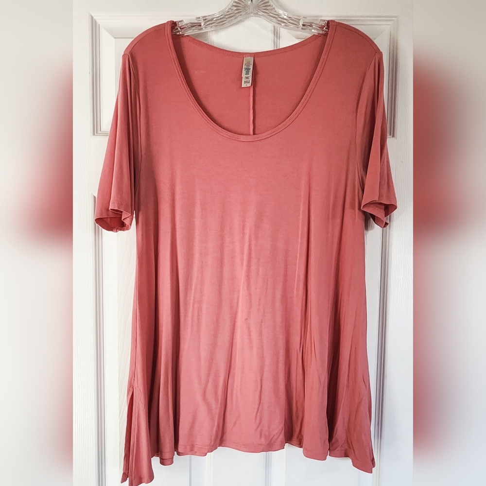 LuLaRoe Perfect T top
